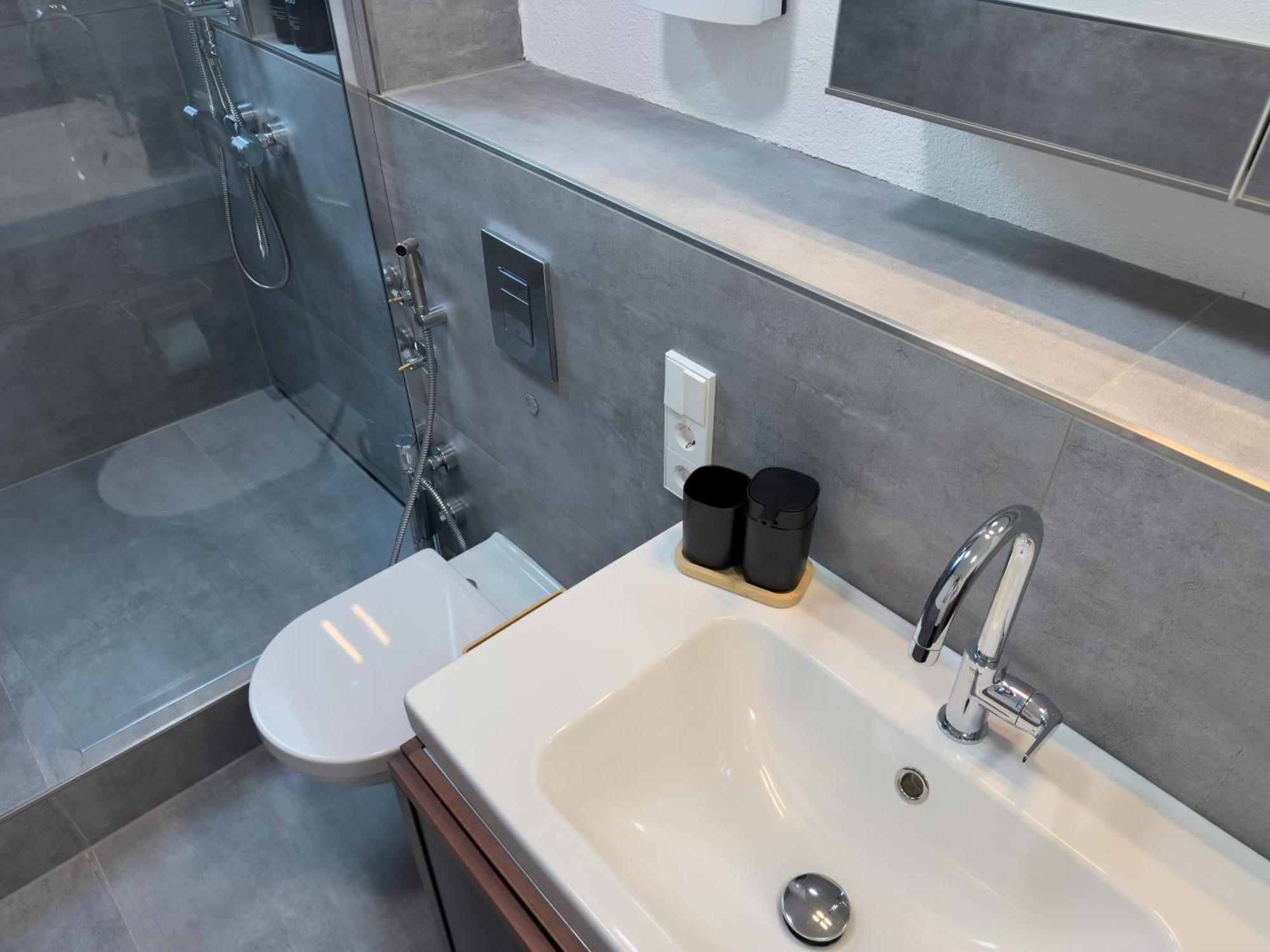 Moderne Maisonette-wohnung Apartment